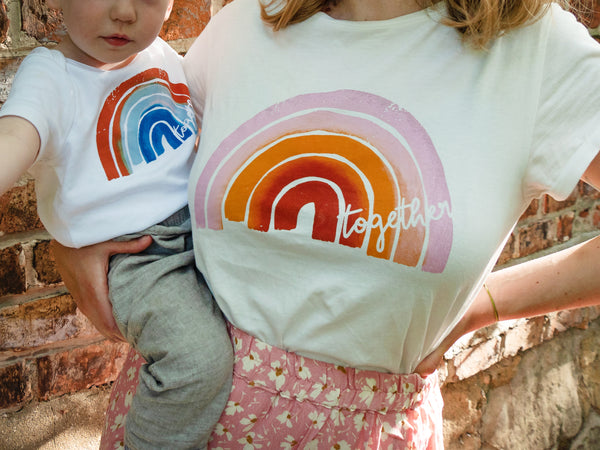 Baby & Kinder T-Shirt *together* Regenbogen